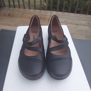 Clarks Collection Soft Cushion Womens Shoes With Hook N Loop Strap US Size 9